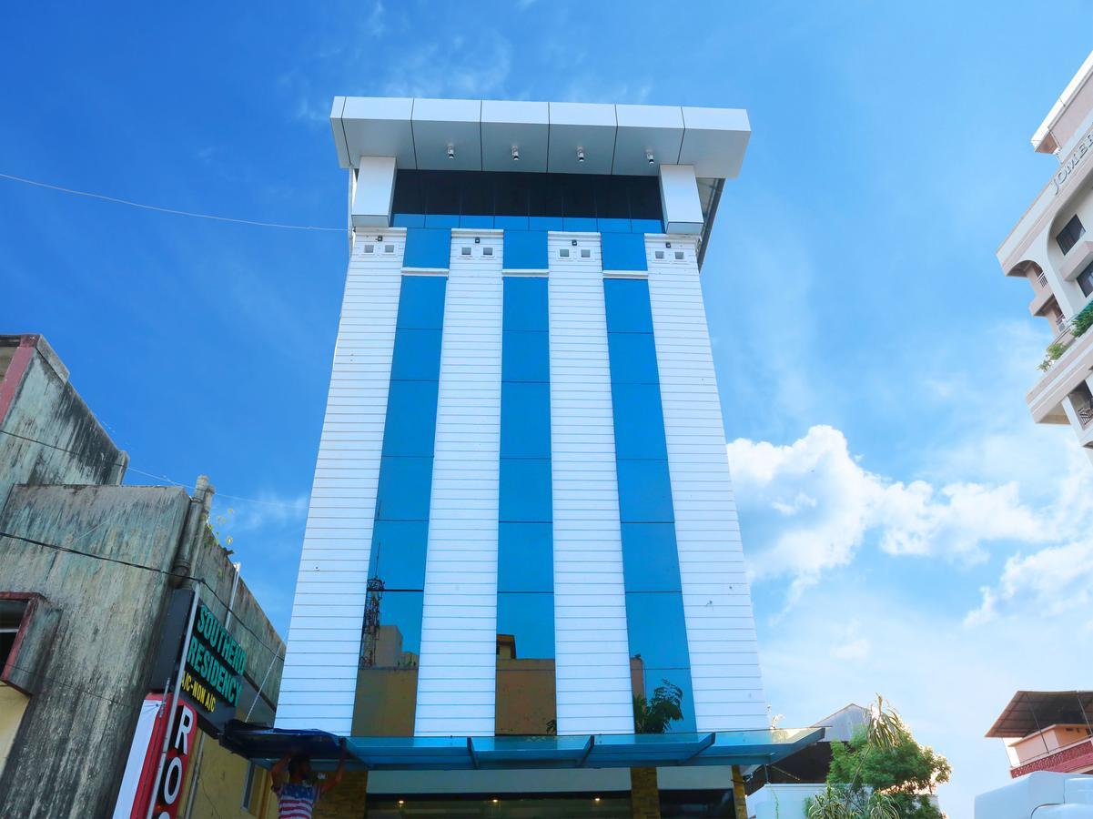 Hotel Qube Kochi Exterior foto